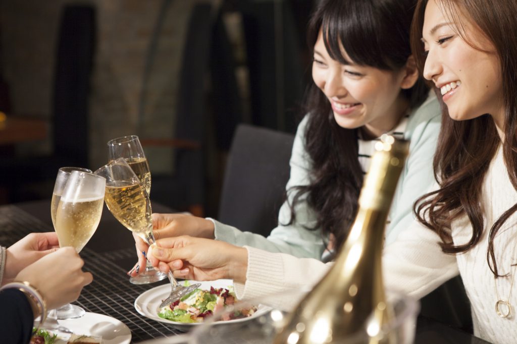 気になる結婚式の出会い事情 出会いを遠ざける行動も必見です 街コンレポート