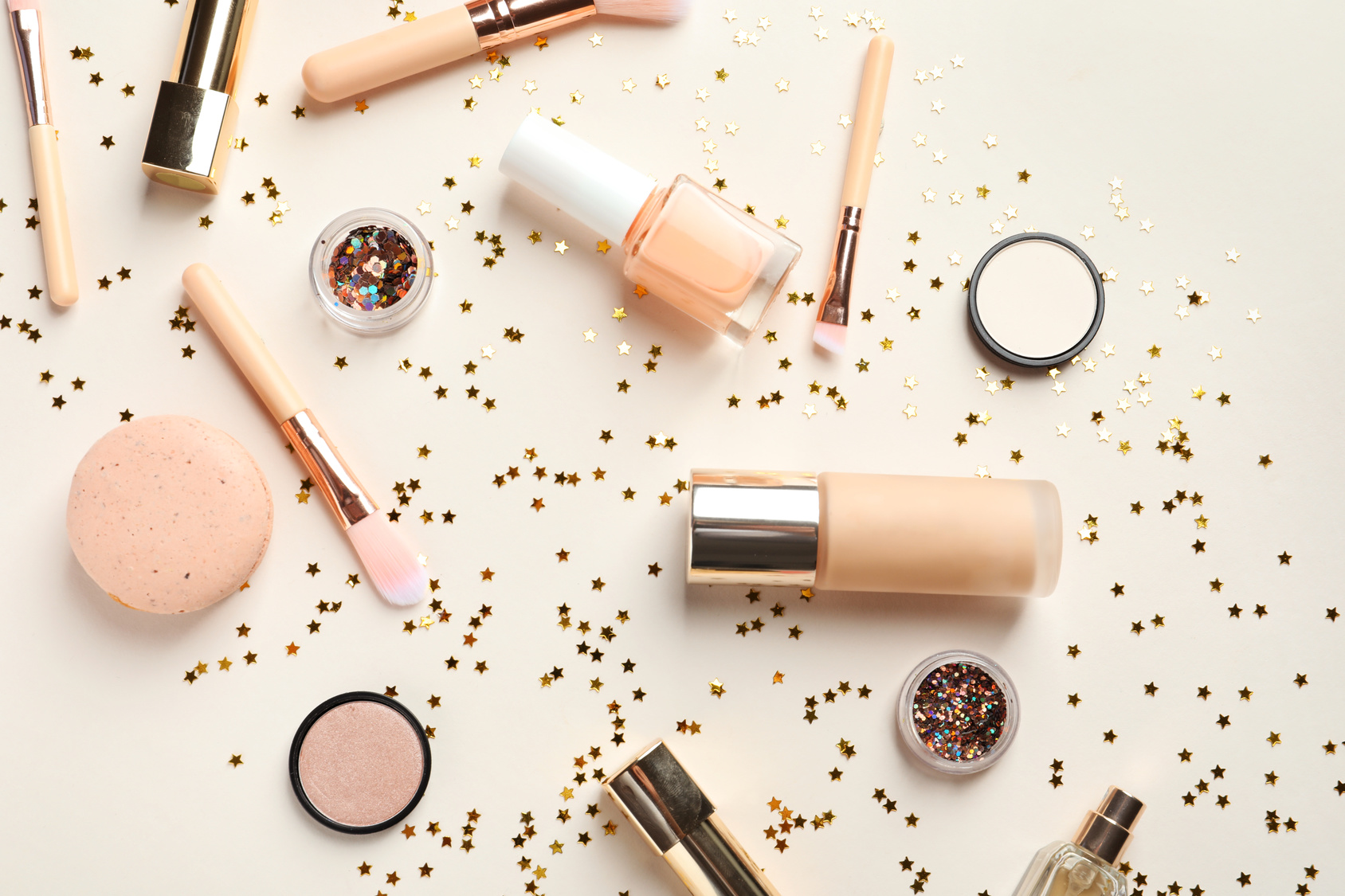 男ウケ重視 恋活中のネイルはコレで決まり